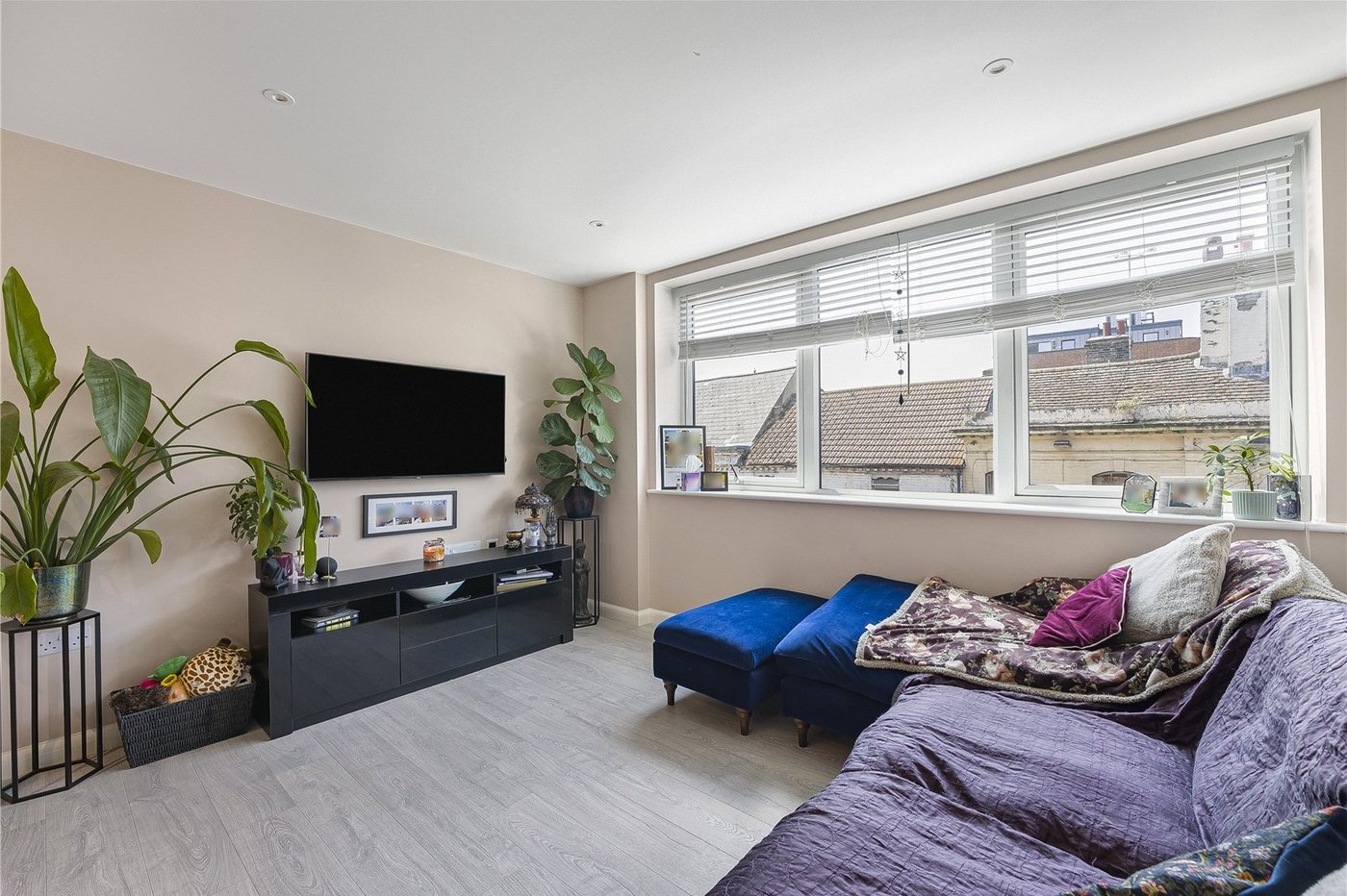 2 bedroom property for sale in Dartford | Robinson Jackson