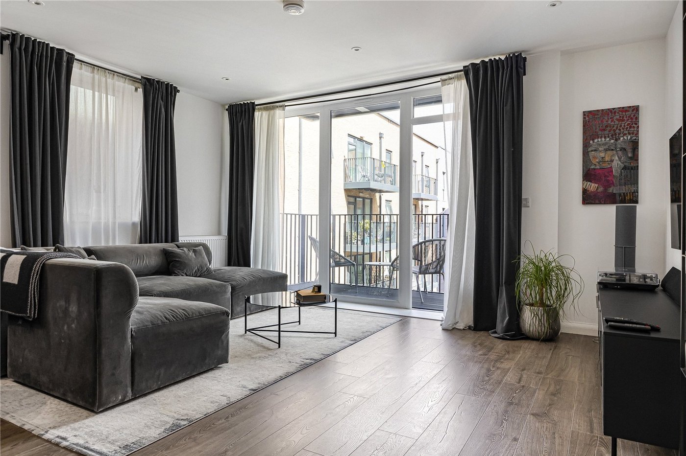 2 bedroom property for sale in Dartford | Robinson Jackson