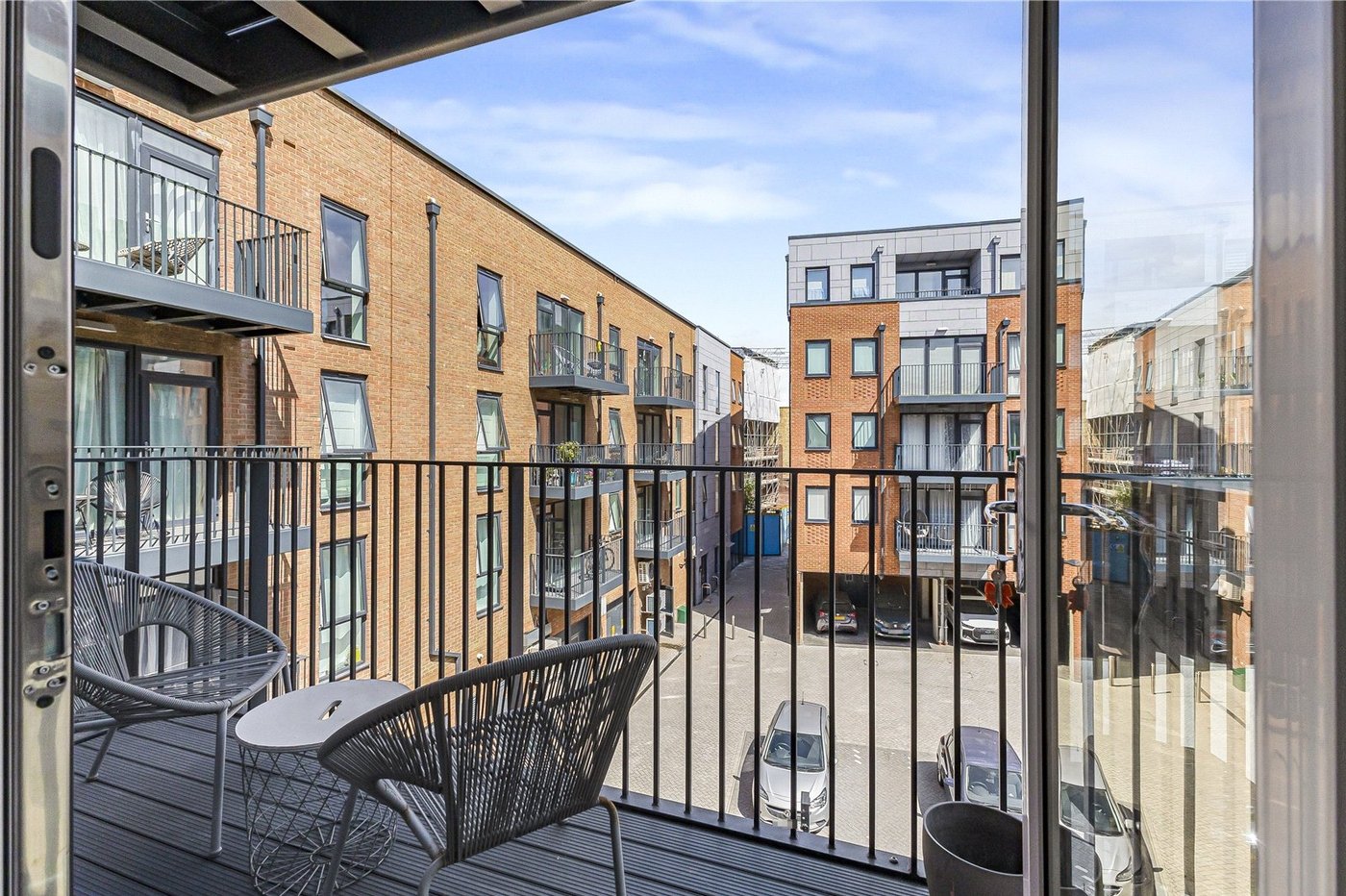 2 bedroom property for sale in Dartford | Robinson Jackson