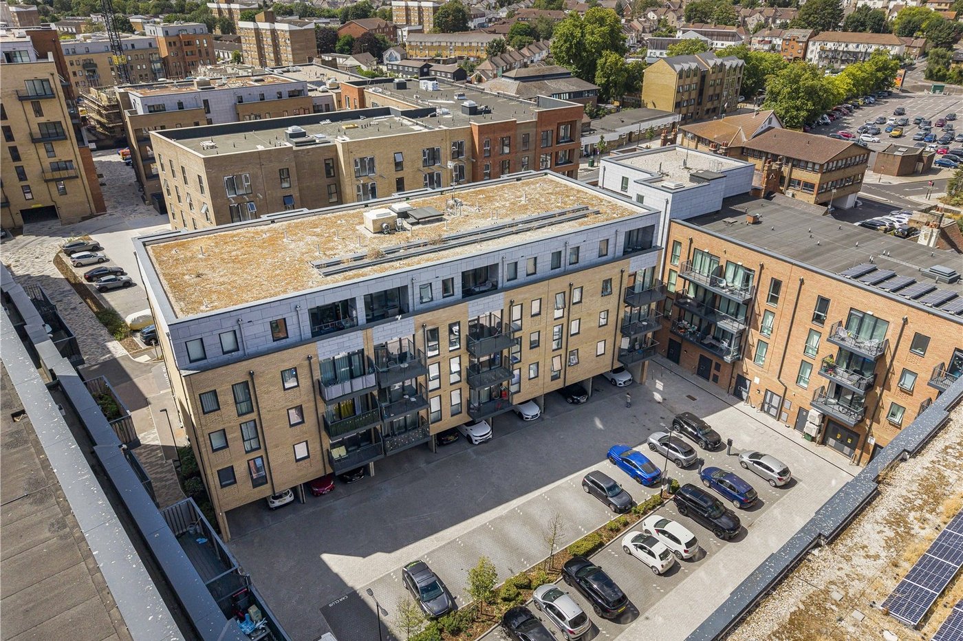 2 bedroom property for sale in Dartford | Robinson Jackson