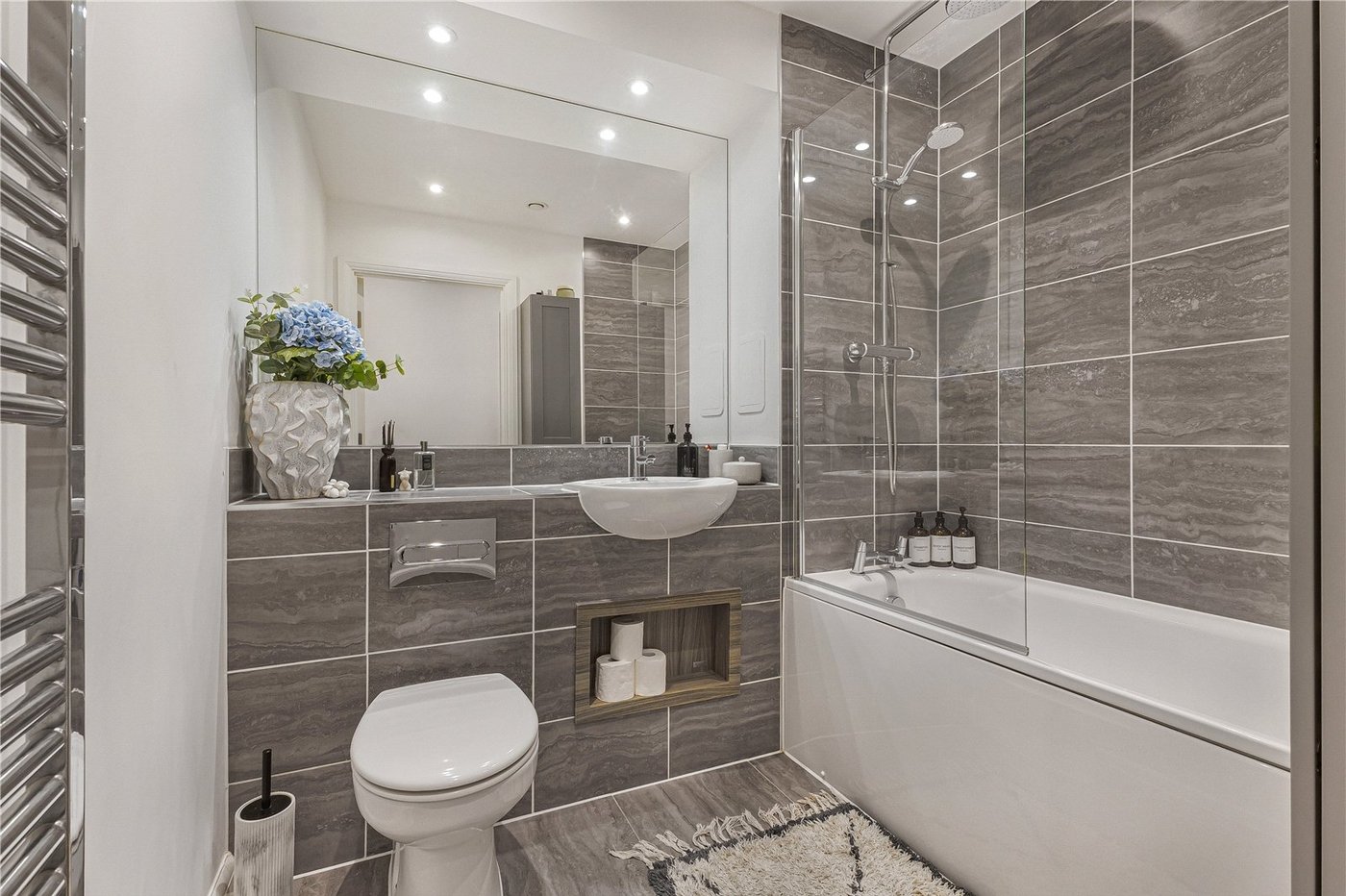 2 bedroom property for sale in Dartford | Robinson Jackson