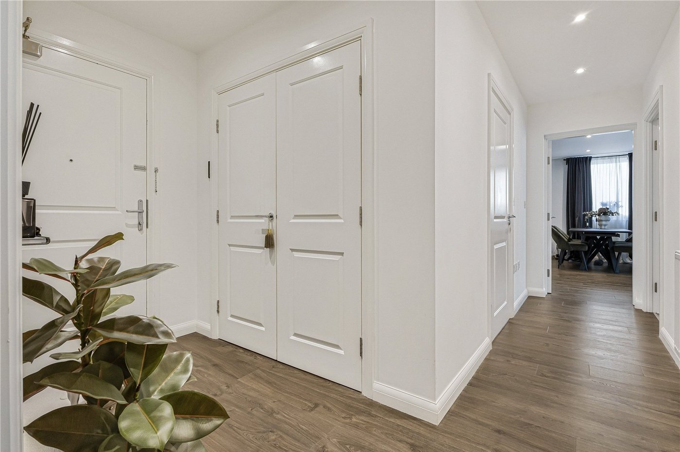 2 bedroom property for sale in Dartford | Robinson Jackson