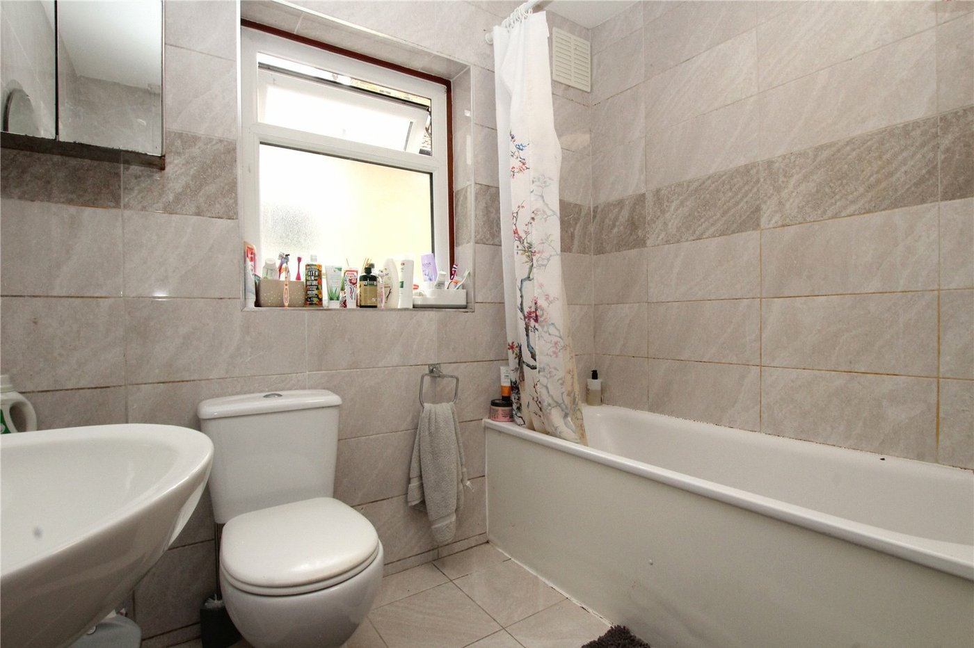 4 bedroom house for sale in London | Robinson Jackson