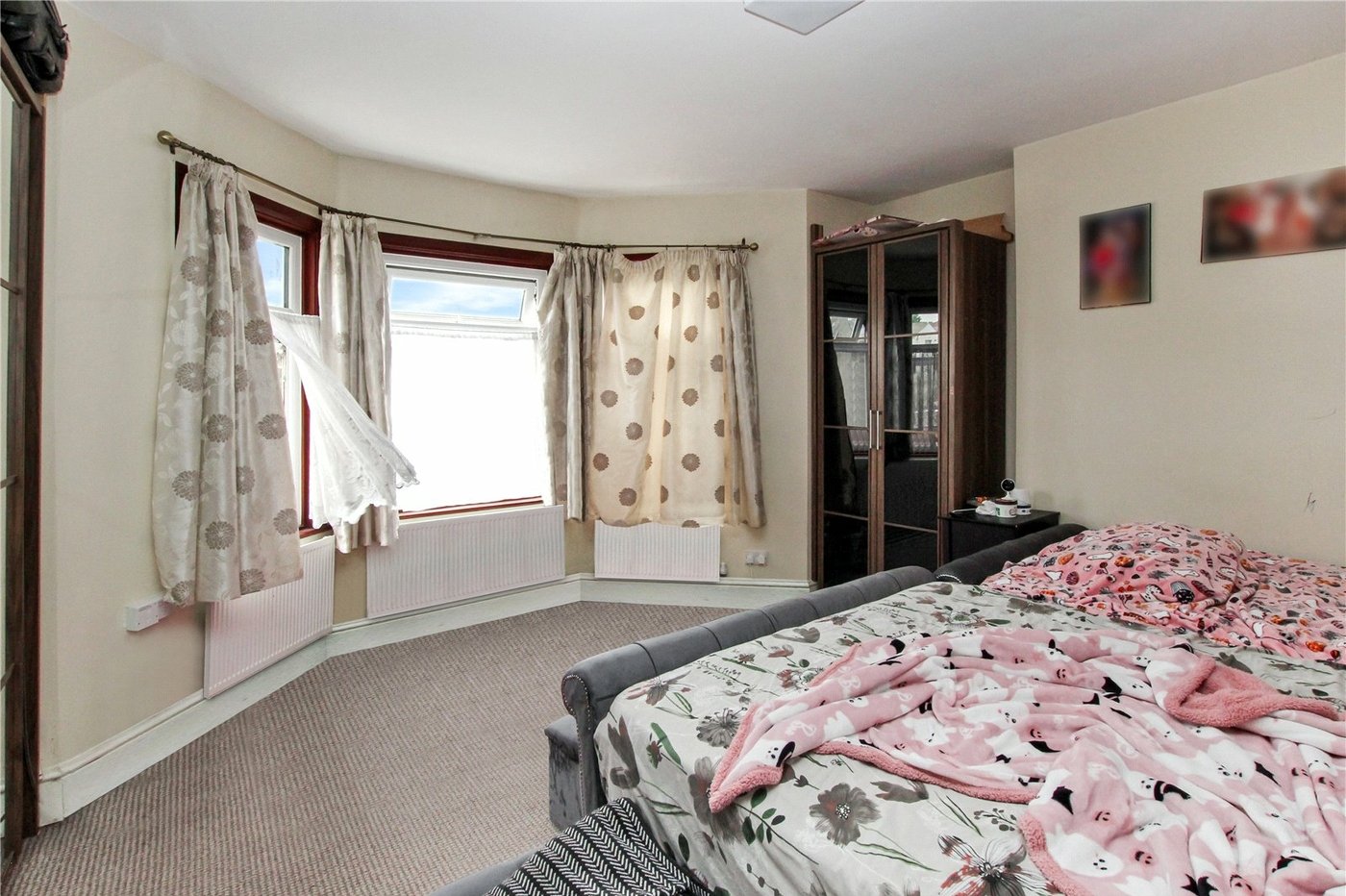 4 bedroom house for sale in London | Robinson Jackson