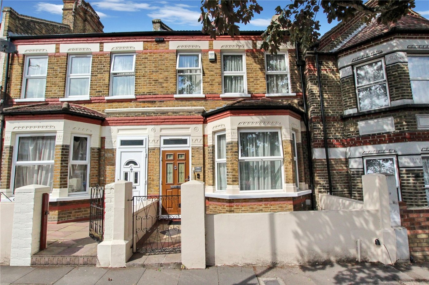 4 bedroom house for sale in London | Robinson Jackson
