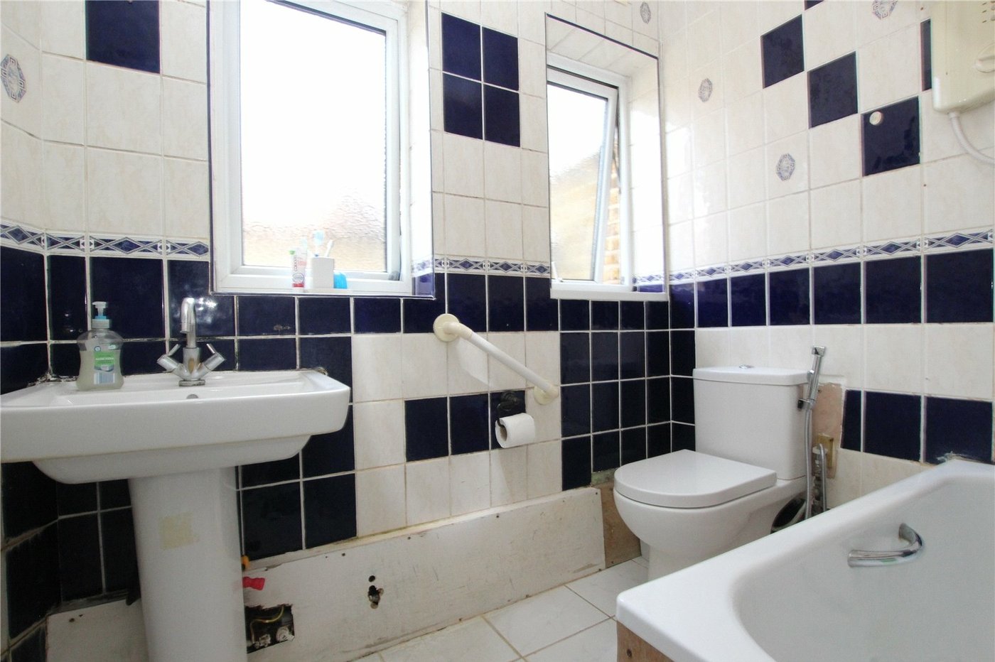 4 bedroom house for sale in London | Robinson Jackson