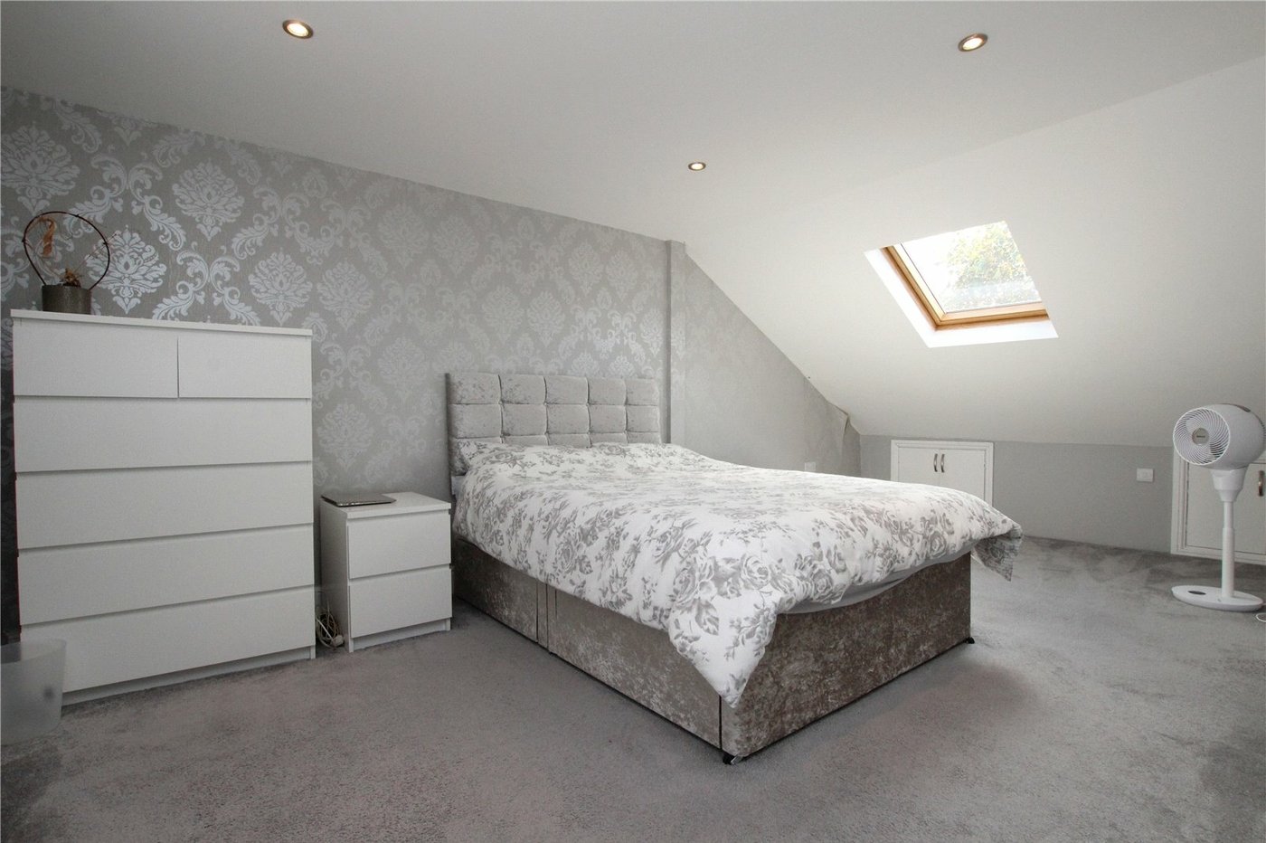 4 bedroom house for sale in London | Robinson Jackson