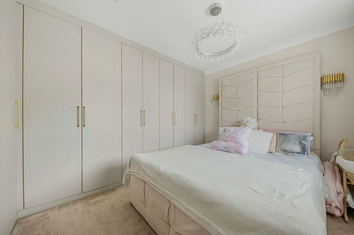 1 bedroom house for sale in Farnborough | Robinson Jackson