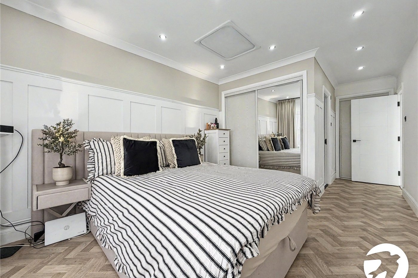 3 bedroom property for sale in Valleta Way | Robinson Michael & Jackson