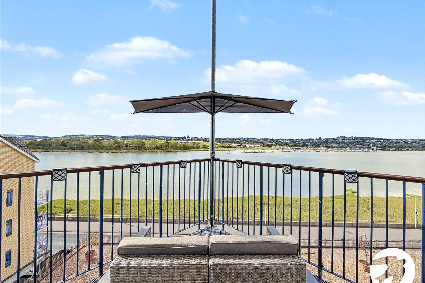 3 bedroom property for sale in Valleta Way | Robinson Michael & Jackson