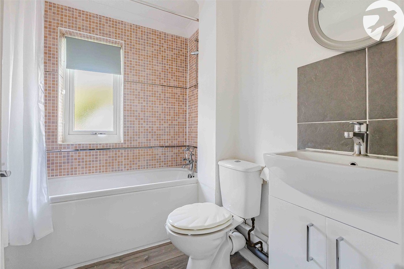 2 bedroom house for sale in Upnor | Robinson Michael & Jackson