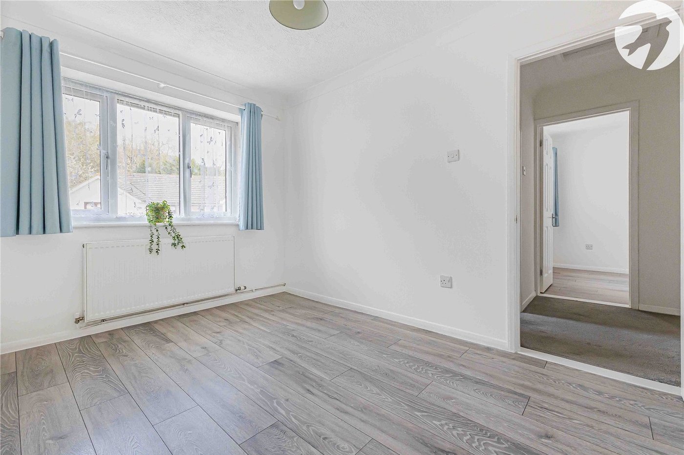 2 bedroom house for sale in Upnor | Robinson Michael & Jackson