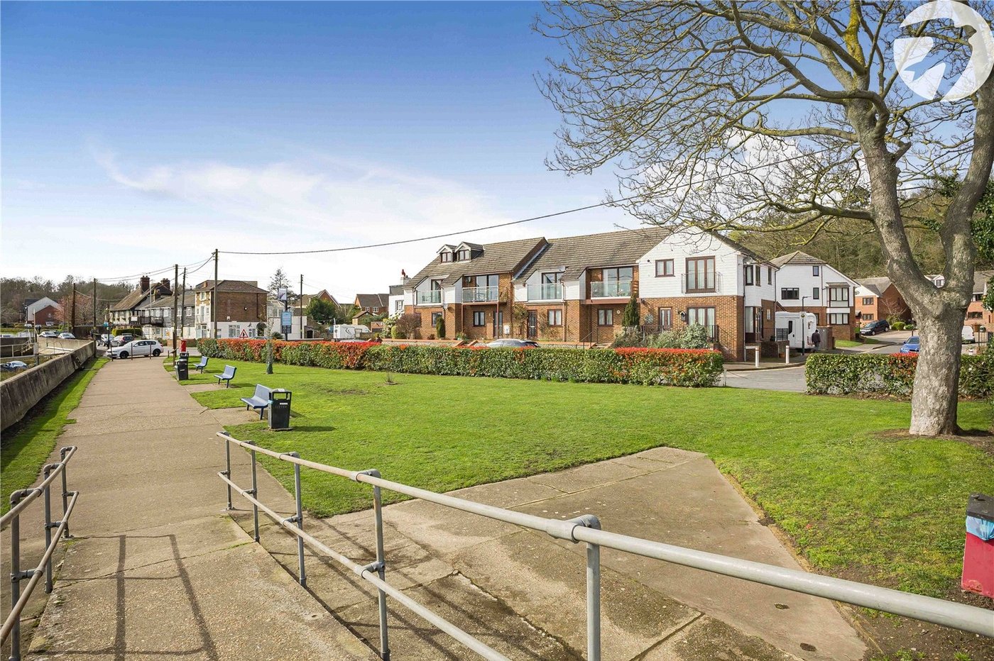 2 bedroom house for sale in Upnor | Robinson Michael & Jackson