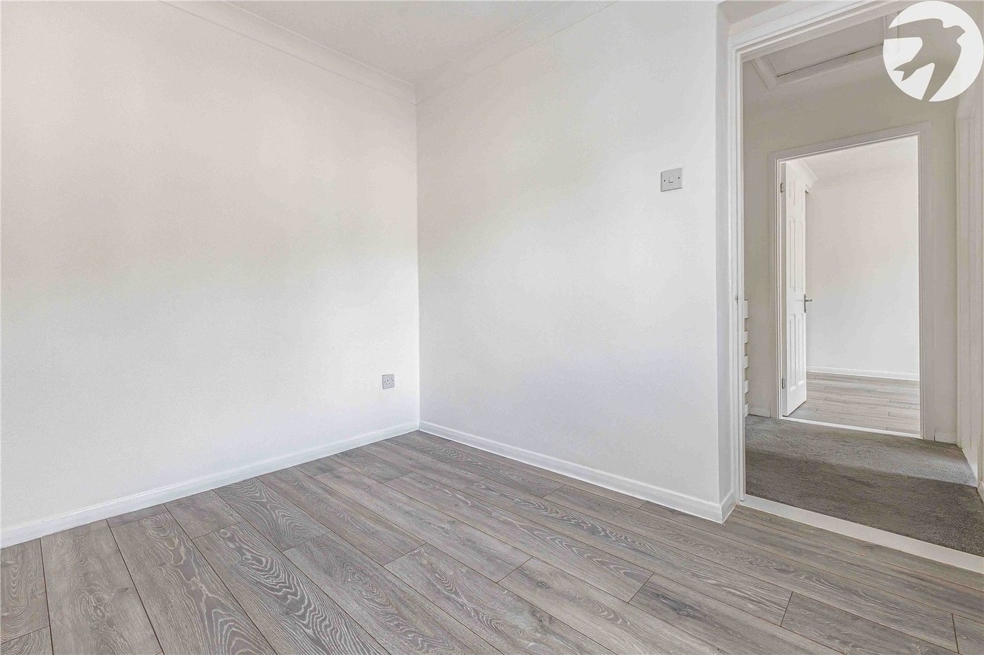 2 bedroom house for sale in Upnor | Robinson Michael & Jackson