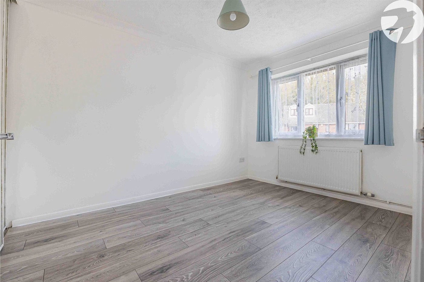 2 bedroom house for sale in Upnor | Robinson Michael & Jackson