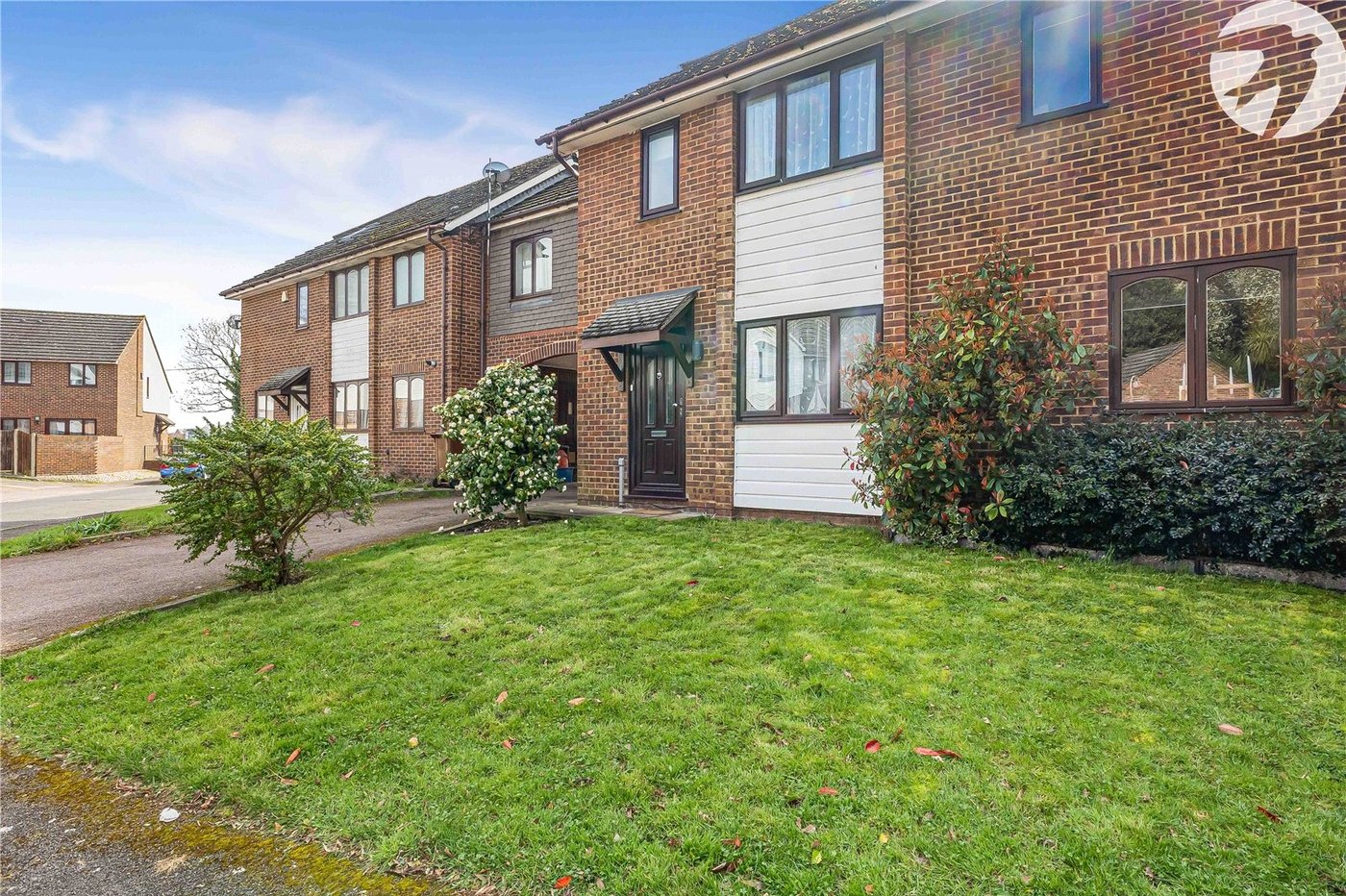2 bedroom house for sale in Upnor | Robinson Michael & Jackson