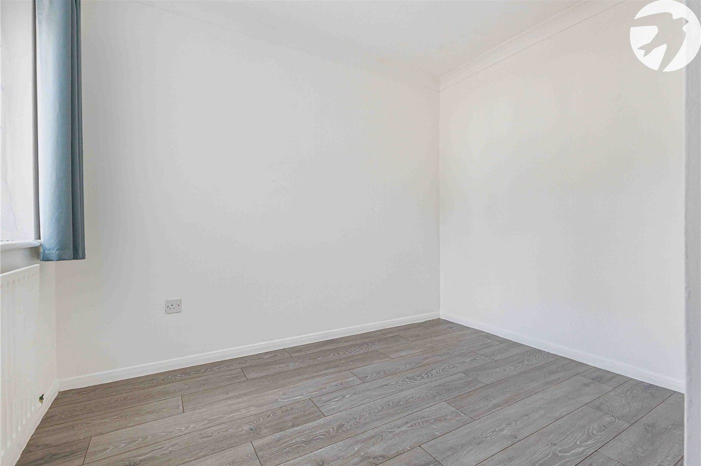 2 bedroom house for sale in Upnor | Robinson Michael & Jackson