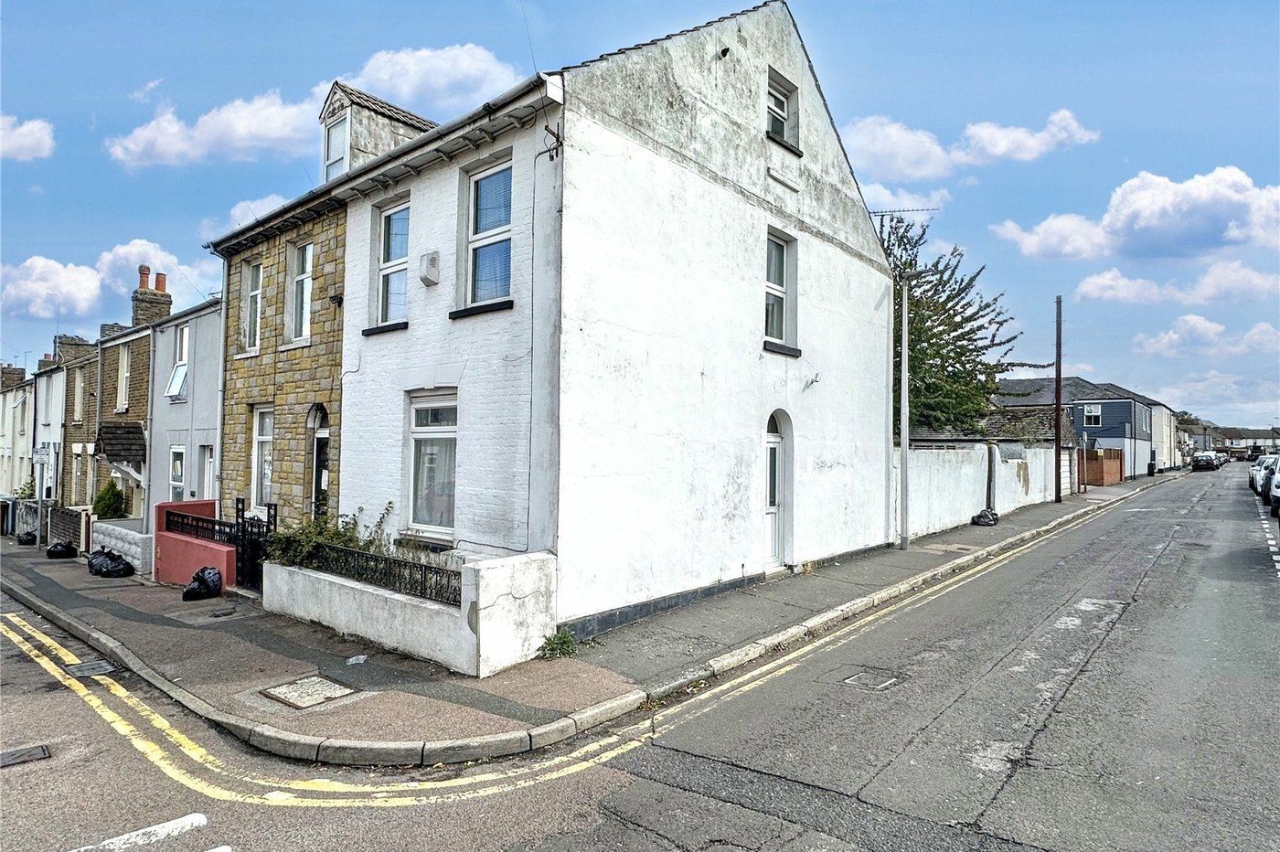 2 bedroom property for sale in Gillingham | Robinson Michael & Jackson