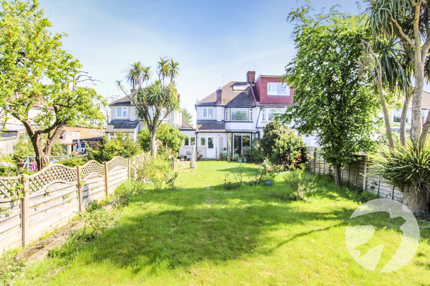 3 bedroom house for sale in London | Robinson Jackson