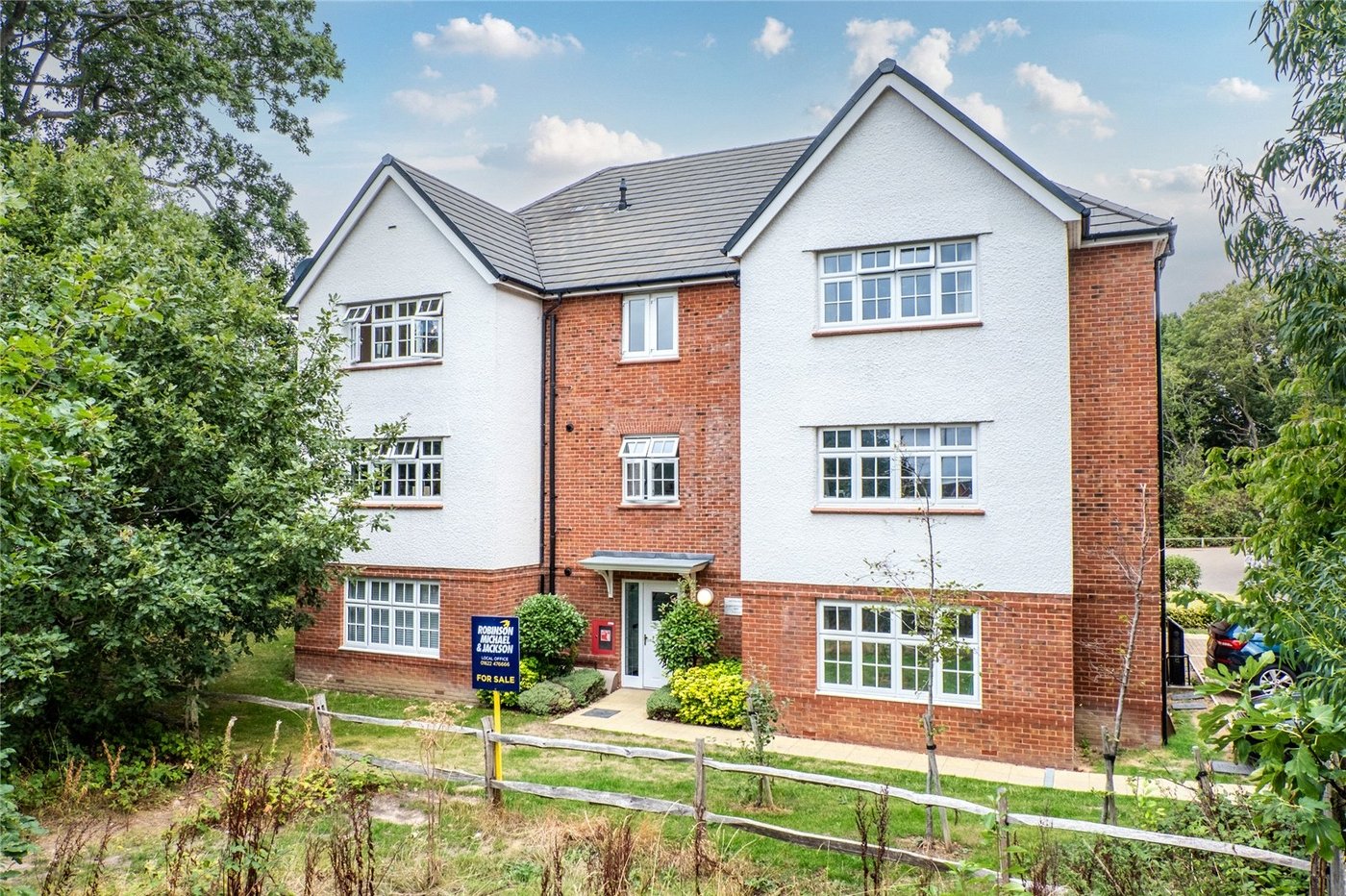 2 bedroom property for sale in Maidstone | Robinson Michael & Jackson