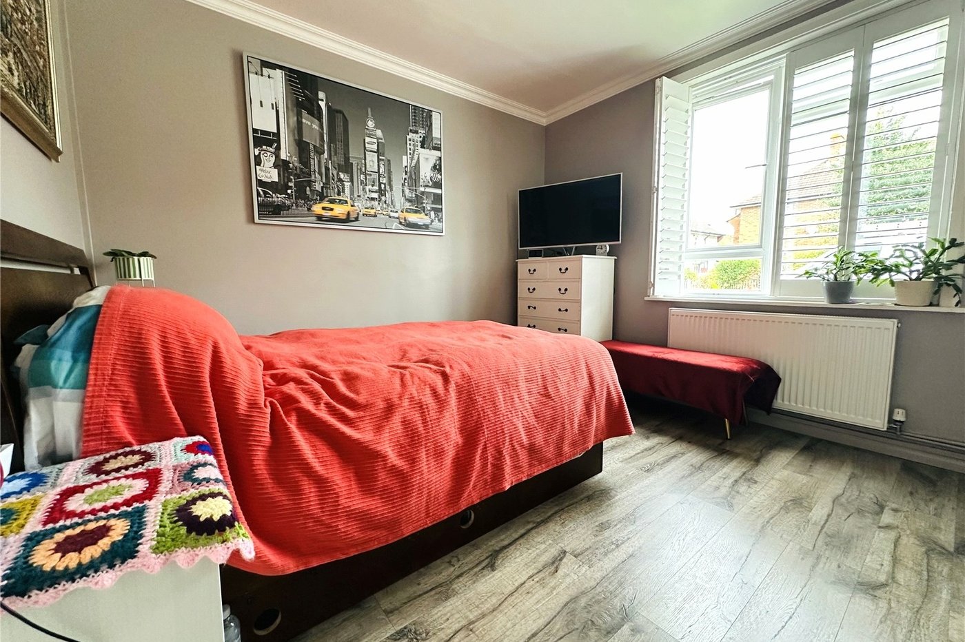 2 bedroom property for sale in London | Robinson Jackson
