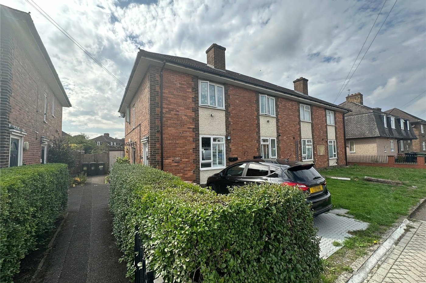 2 bedroom property for sale in London | Robinson Jackson