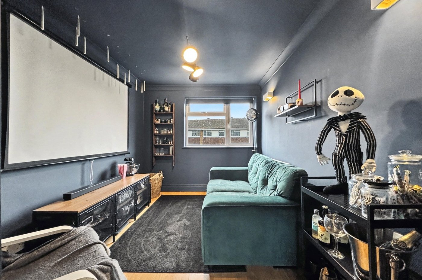 4 bedroom property for sale in Rainham | Robinson Michael & Jackson