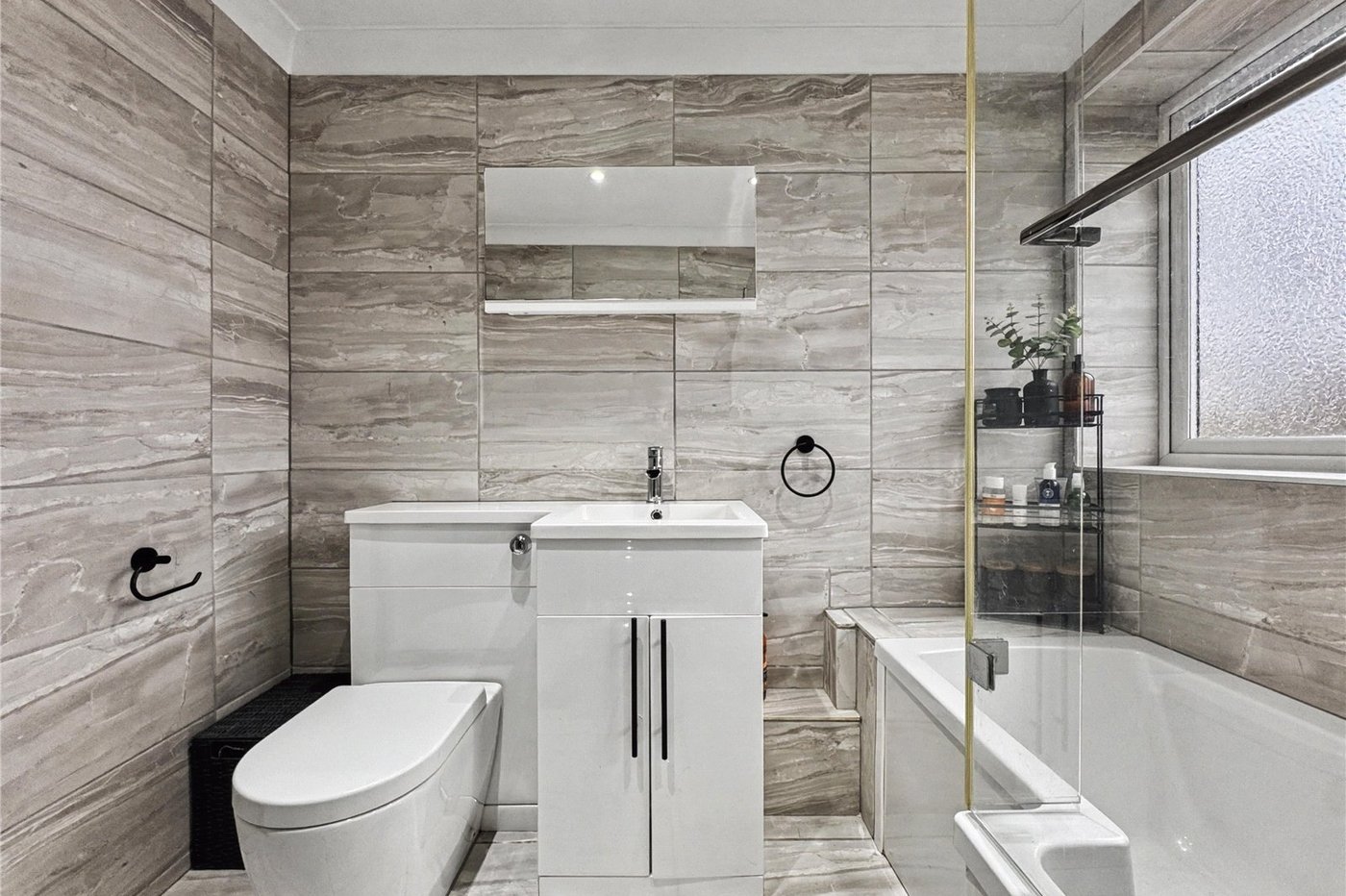 4 bedroom property for sale in Rainham | Robinson Michael & Jackson