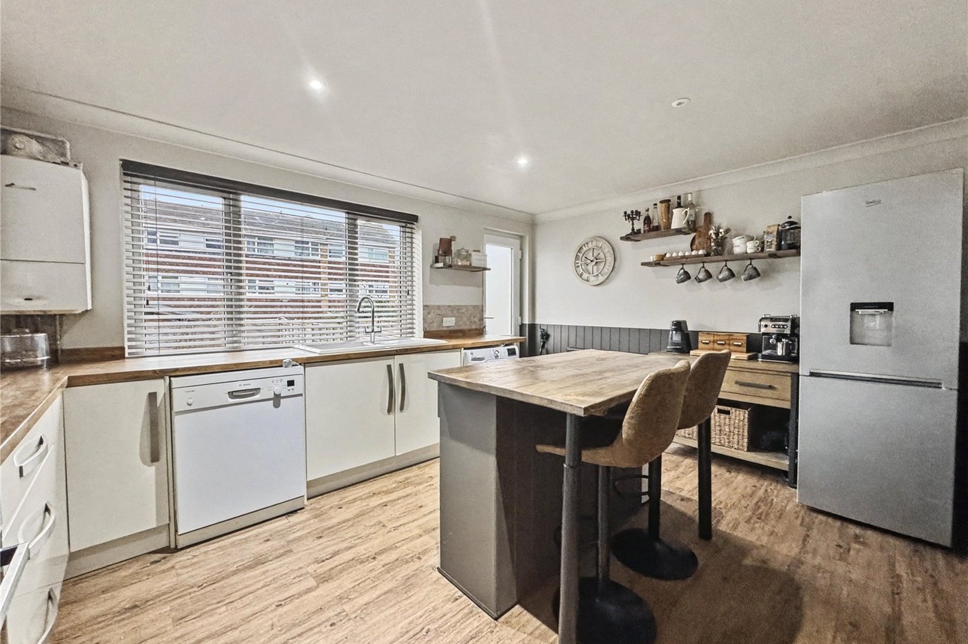 4 bedroom property for sale in Rainham | Robinson Michael & Jackson