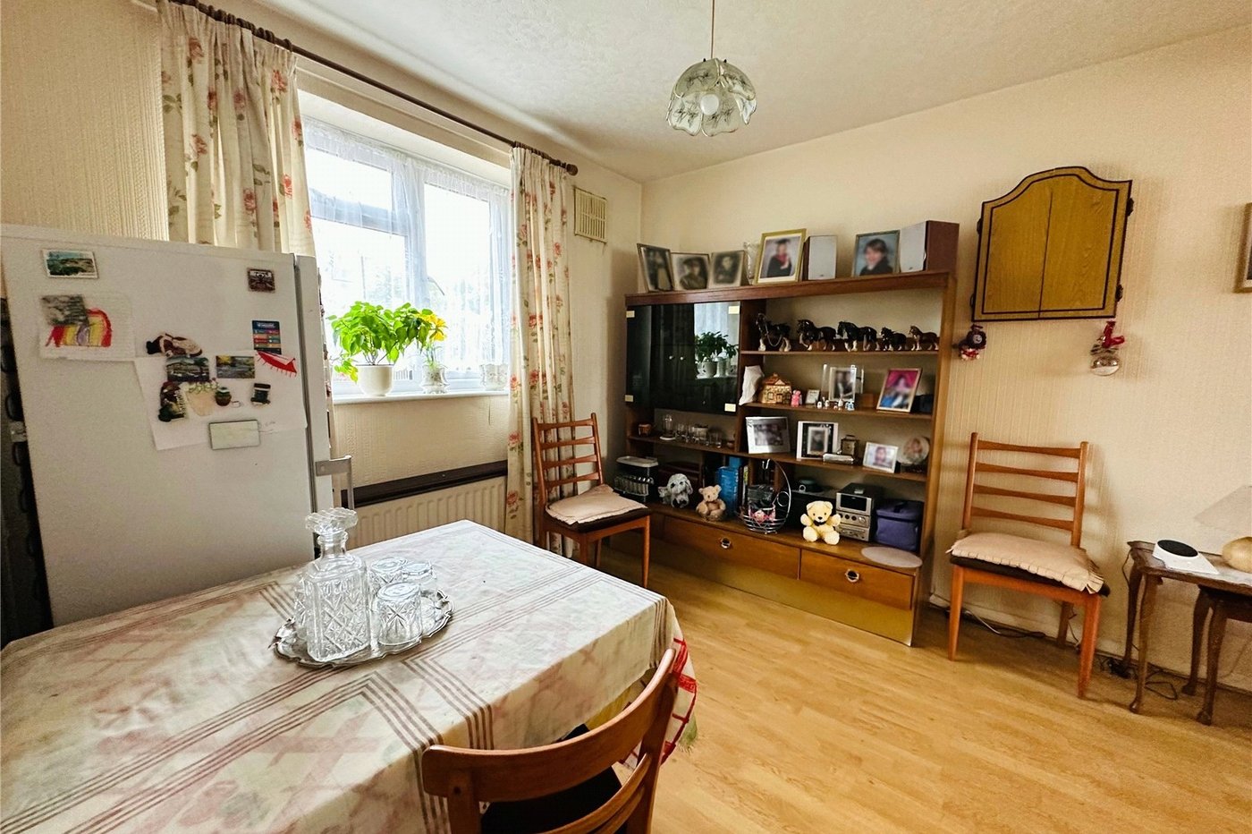 3 bedroom house for sale in London | Robinson Jackson