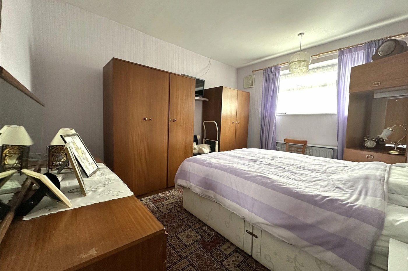 3 bedroom house for sale in London | Robinson Jackson