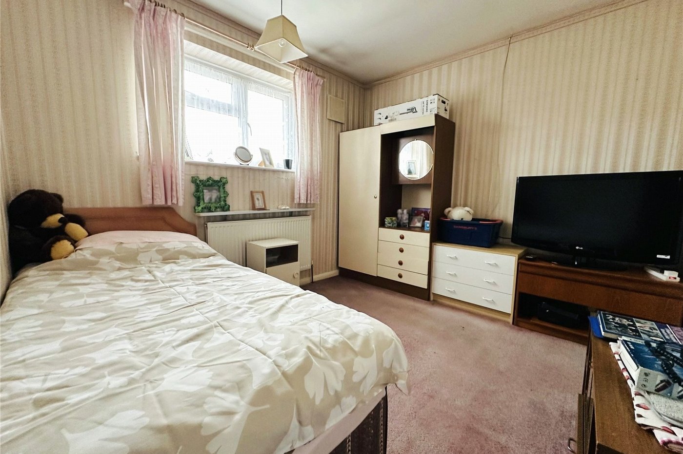 3 bedroom house for sale in London | Robinson Jackson