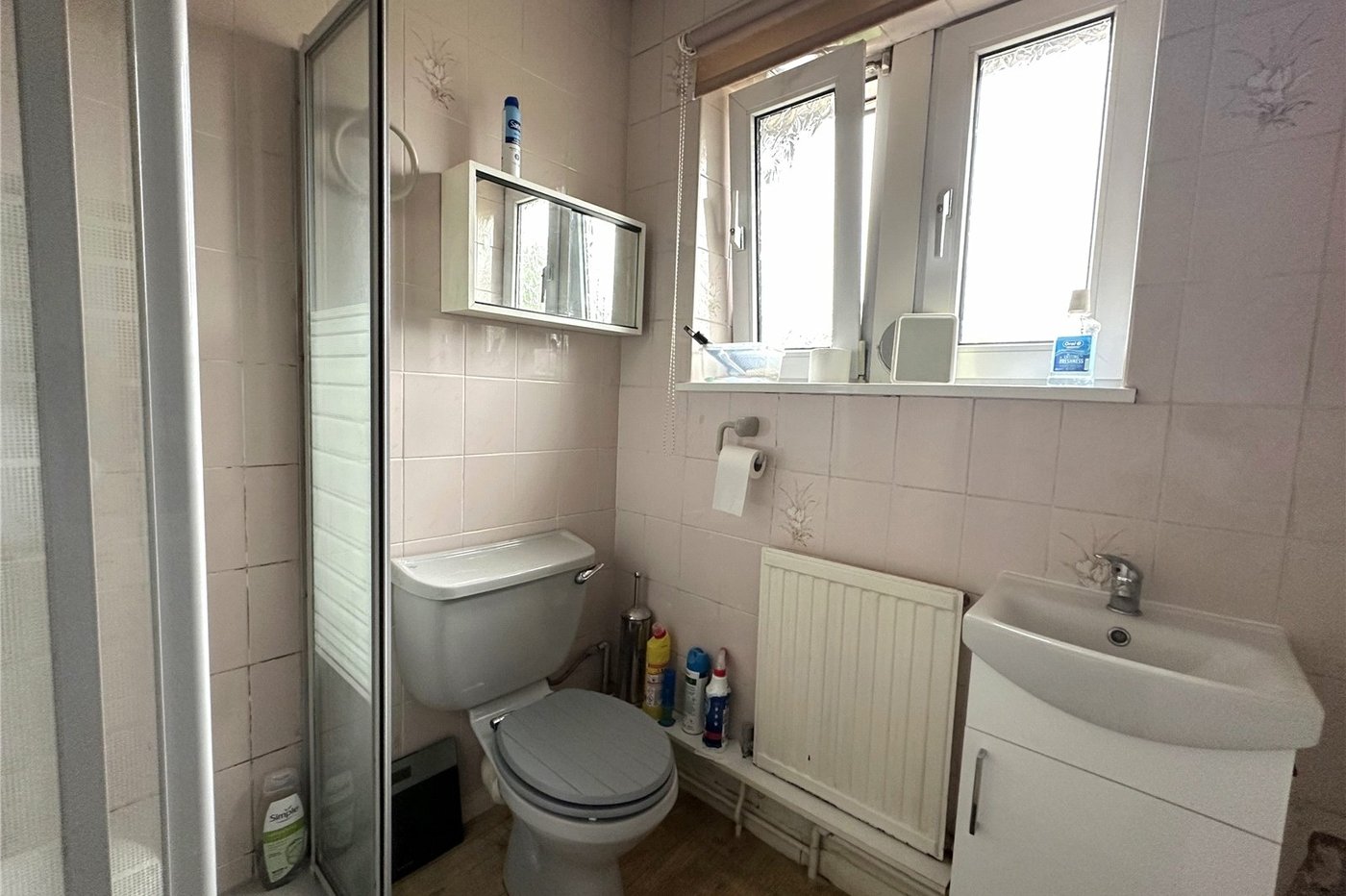 3 bedroom house for sale in London | Robinson Jackson