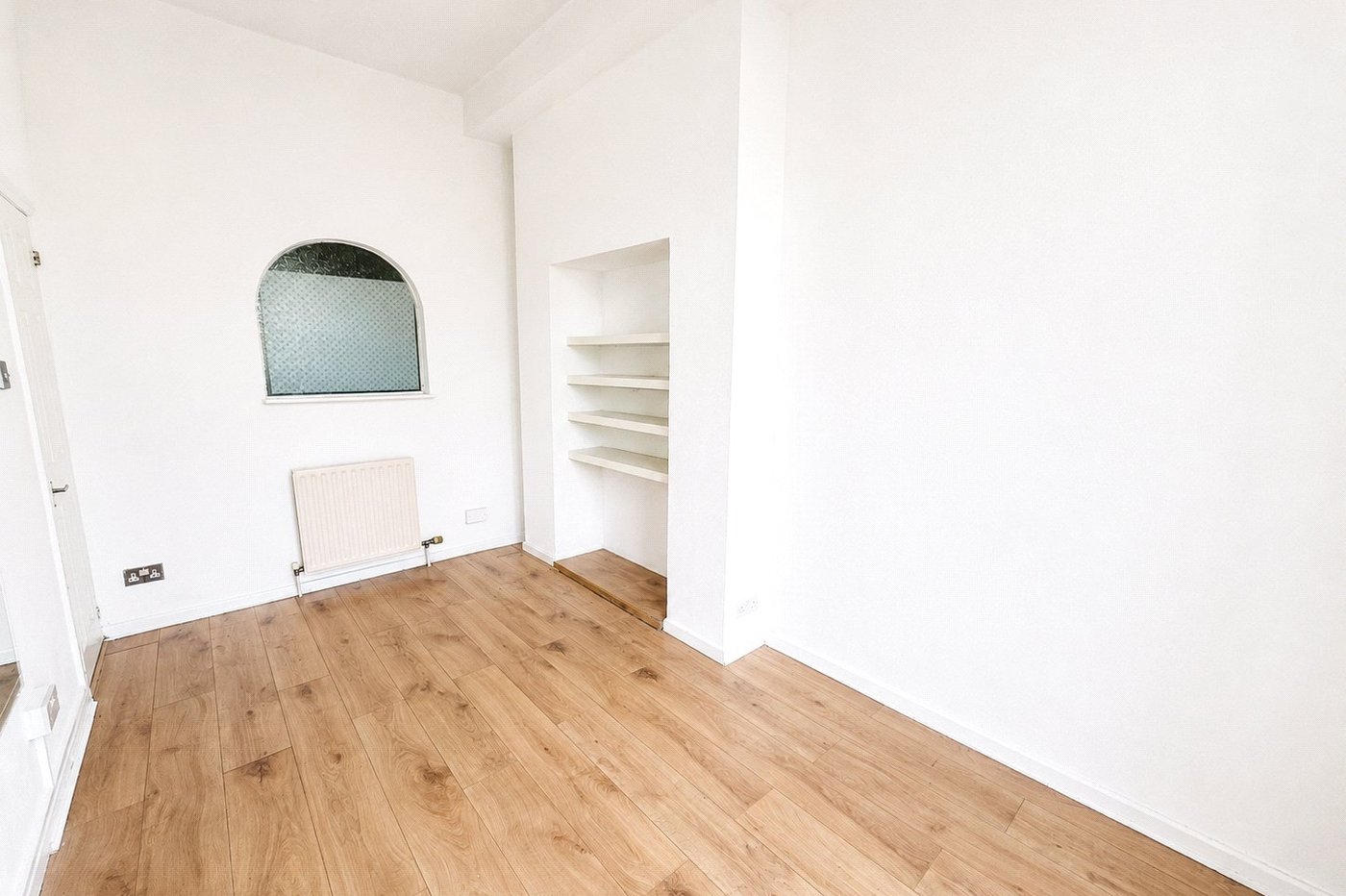 2 bedroom property for sale in London | Robinson Jackson