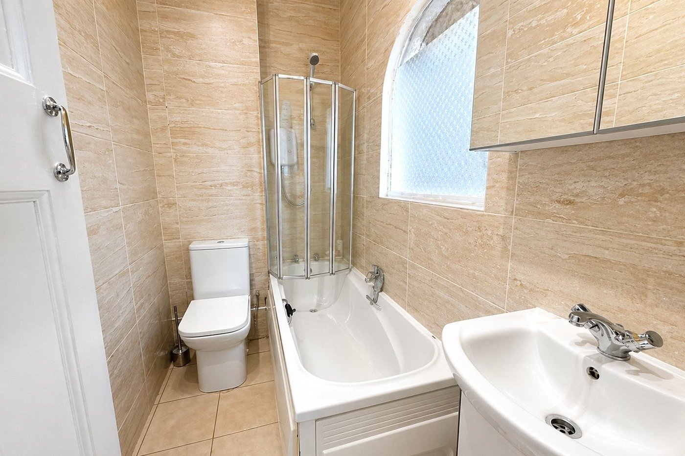 2 bedroom property for sale in London | Robinson Jackson