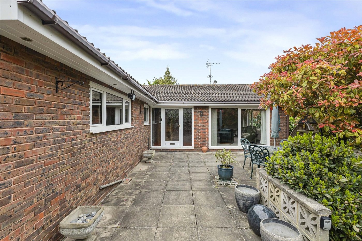 3 bedroom bungalow for sale in Rochester | Robinson Michael & Jackson