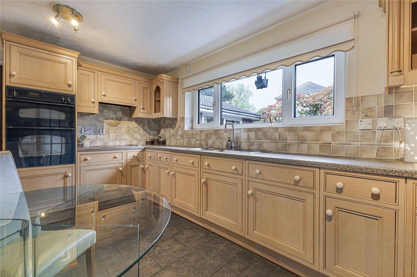 3 bedroom bungalow for sale in Rochester | Robinson Michael & Jackson