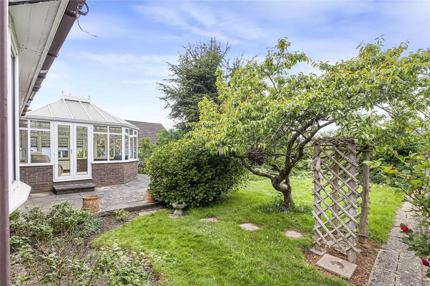 3 bedroom bungalow for sale in Rochester | Robinson Michael & Jackson