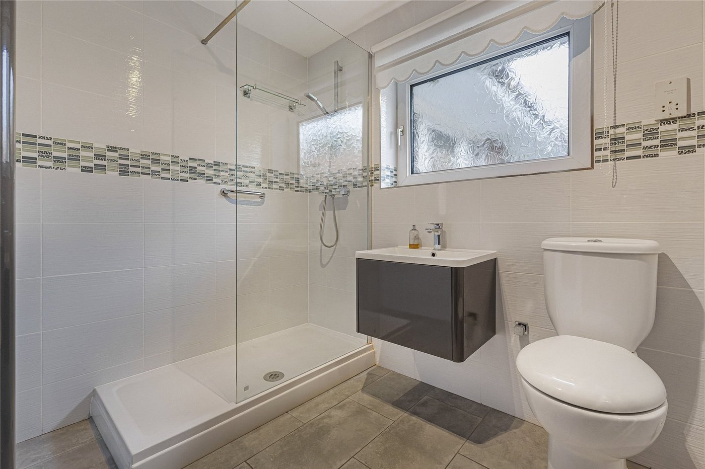 3 bedroom bungalow for sale in Rochester | Robinson Michael & Jackson