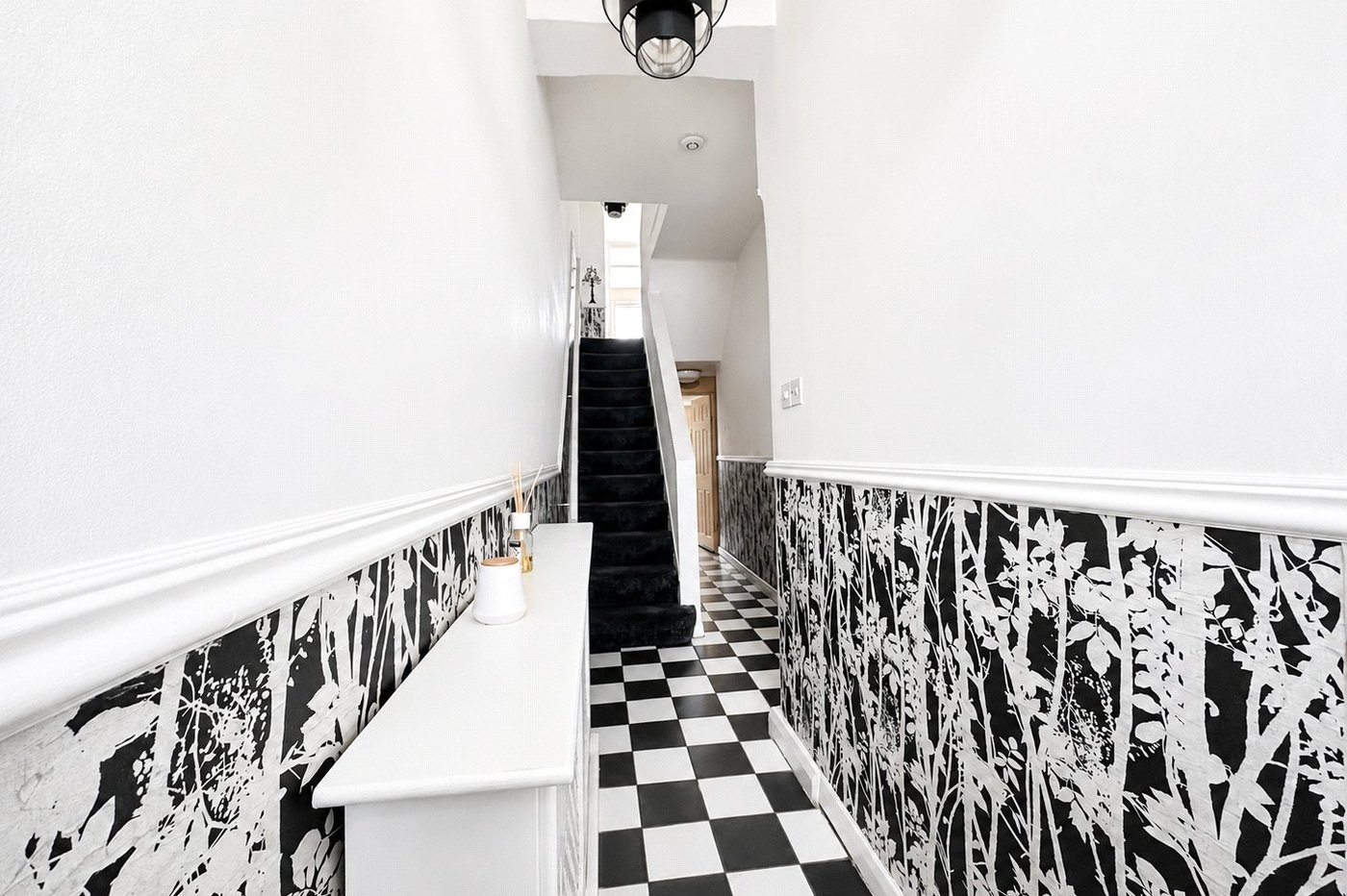 3 bedroom house for sale in London | Robinson Jackson