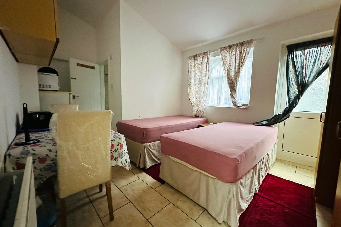 5 bedroom house for sale in London | Robinson Jackson