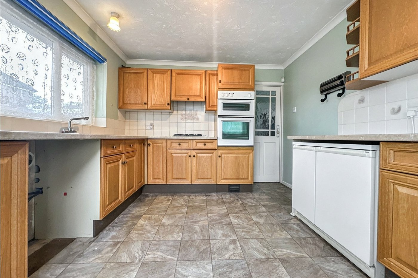 2 bedroom bungalow for sale in Rainham | Robinson Michael & Jackson