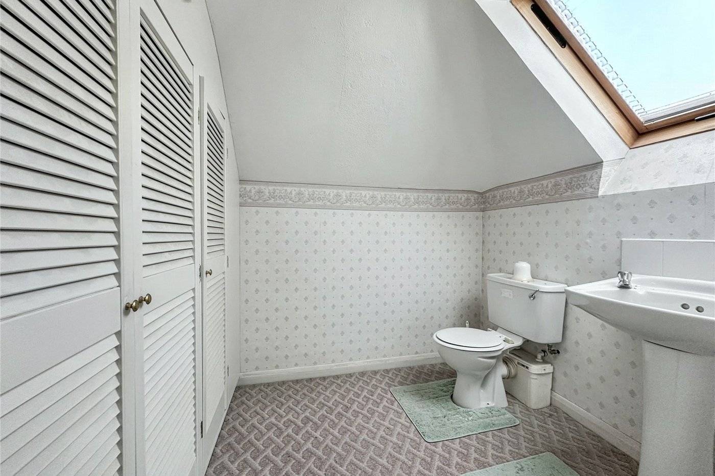 2 bedroom bungalow for sale in Rainham | Robinson Michael & Jackson