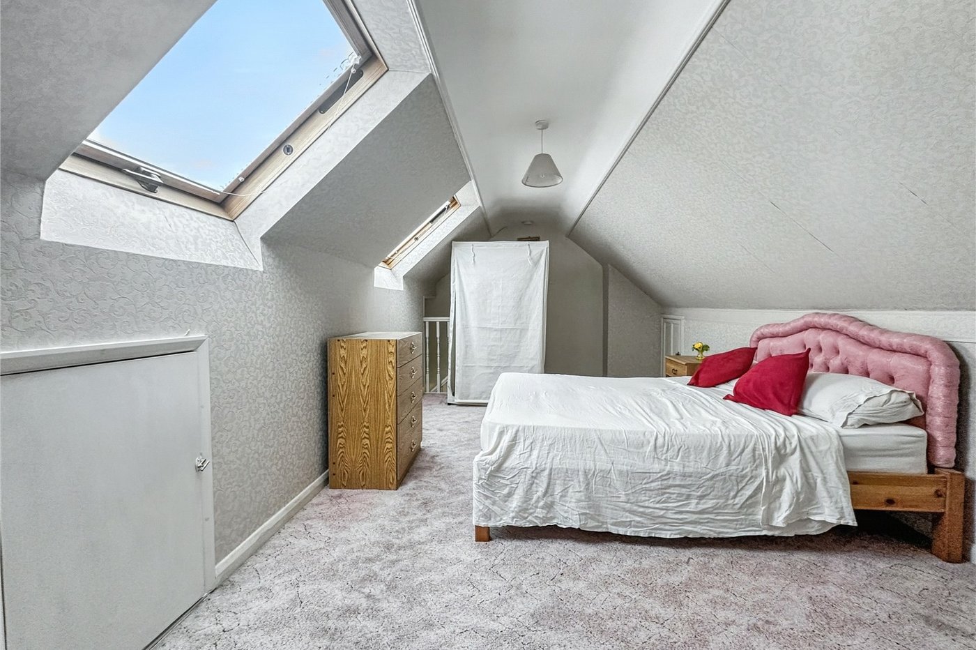 2 bedroom bungalow for sale in Rainham | Robinson Michael & Jackson