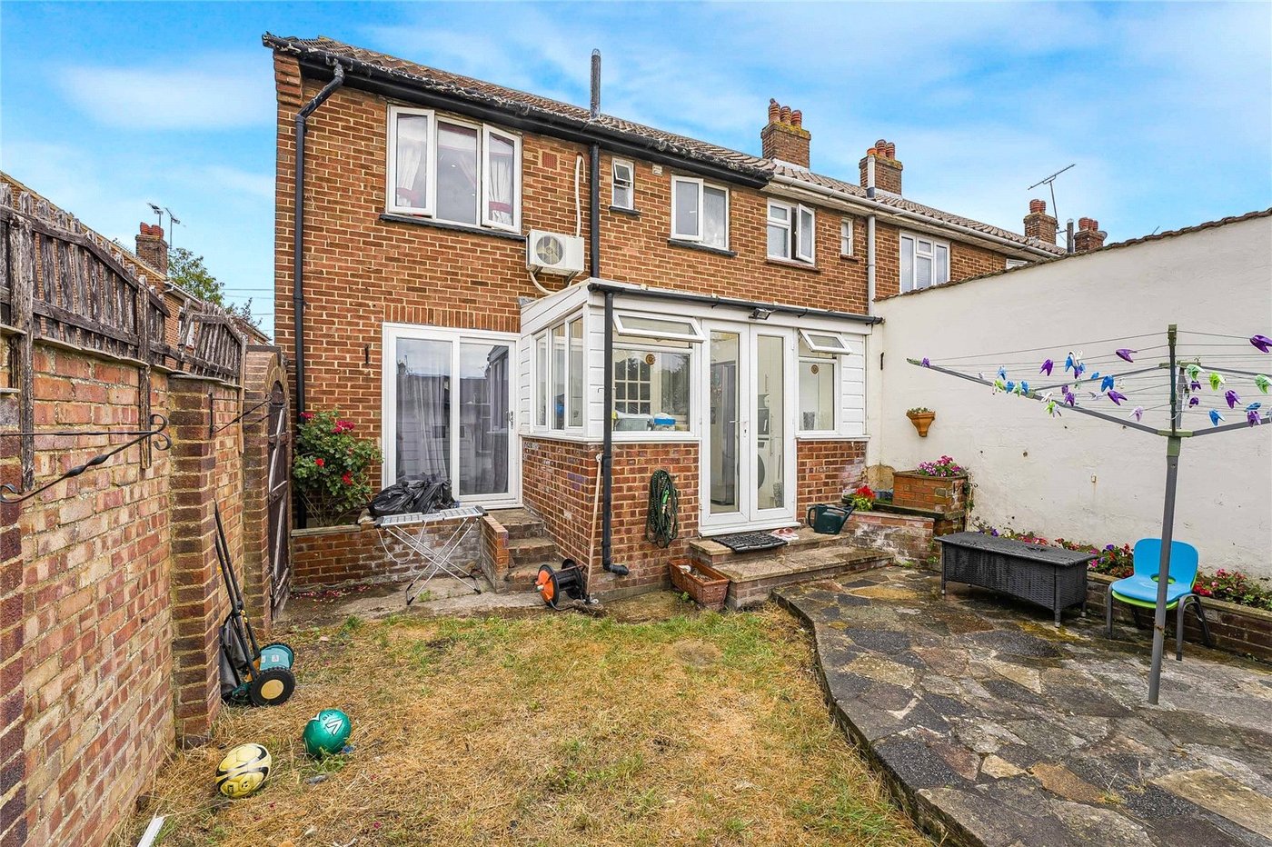 3 bedroom house for sale in Swanscombe | Robinson Jackson