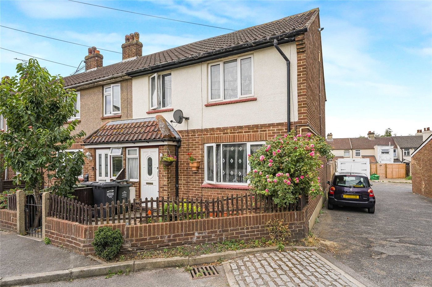 3 bedroom house for sale in Swanscombe | Robinson Jackson