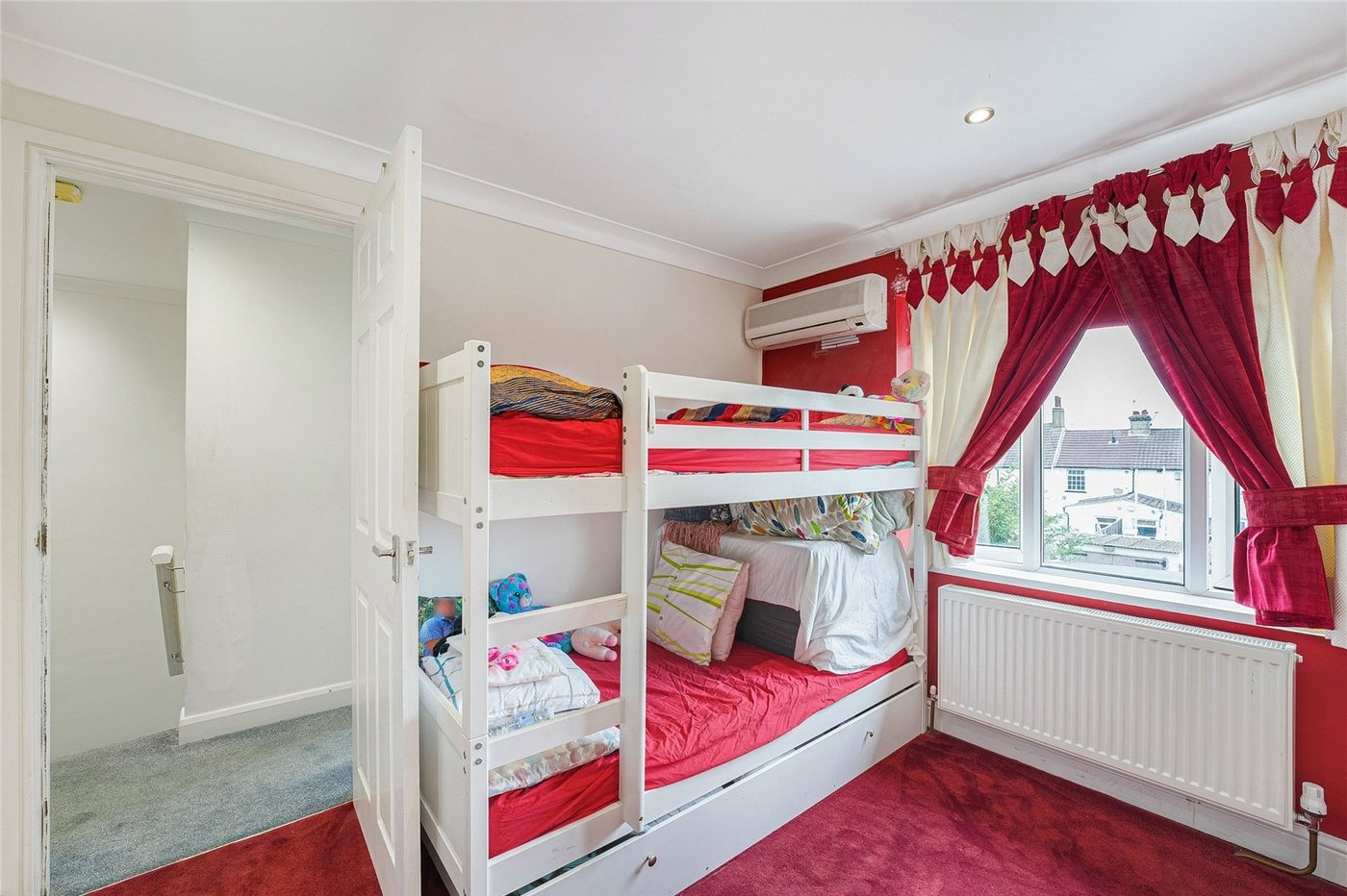 3 bedroom house for sale in Swanscombe | Robinson Jackson