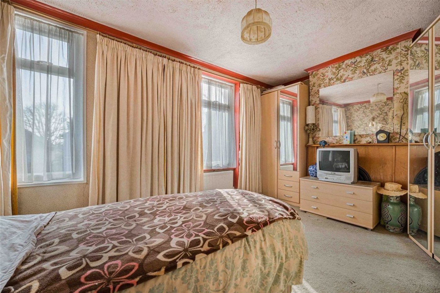 5 bedroom house for sale in Orpington | Robinson Jackson