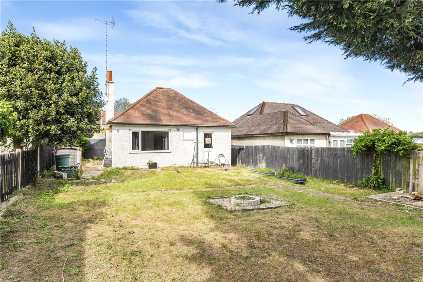 2 bedroom bungalow for sale in Orpington | Robinson Jackson