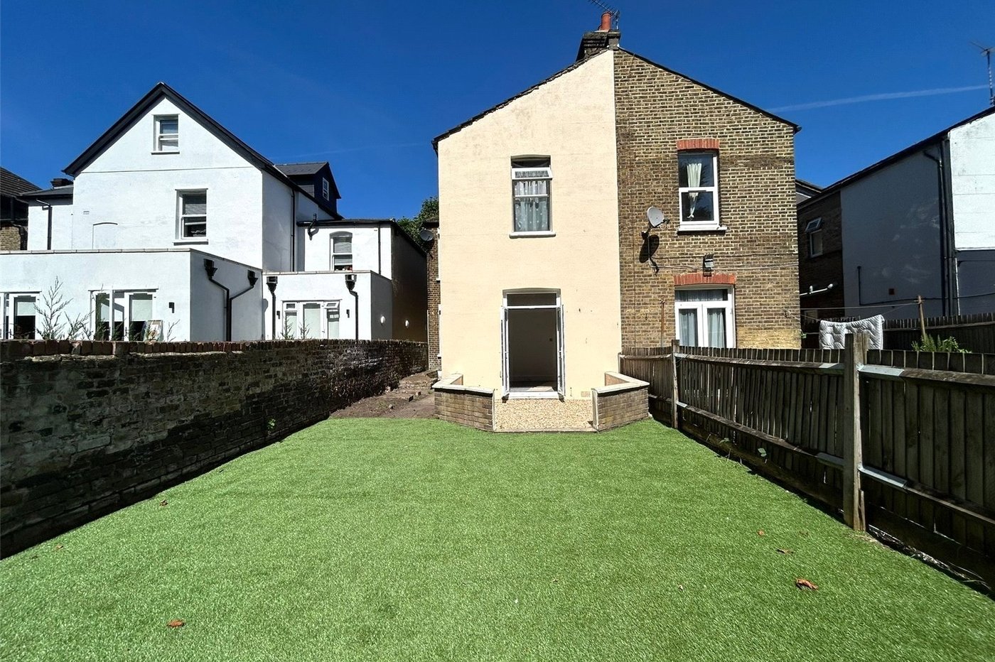 2 bedroom property for sale in Catford | Robinson Jackson